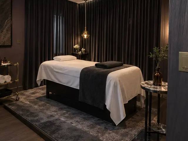 Perdeli, loş ışıklı masaj odası — Kurtuluş, Masaj Salonun